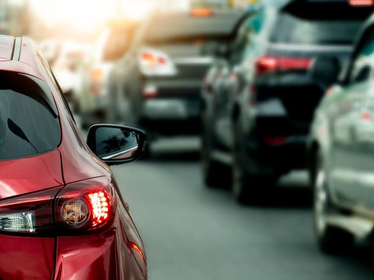 رانندگی در ترافیک سنگین: راههای کاهش استرس و افزایش ایمنی